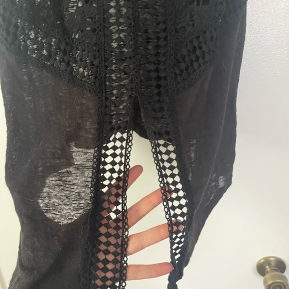 Mossimo Crochet Spilt Back Tank Top - Picture 5 of 9